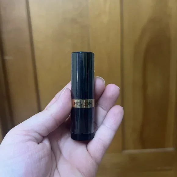 Revlon Super Lustrous Lipstick 830 Rich Girl Red SHINE NEW SEALED - Picture 4 of 4